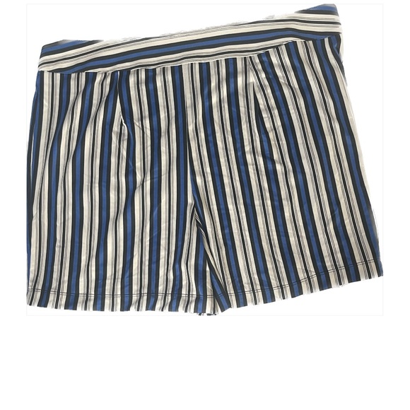 Ny Collection - Picture 2 of 3